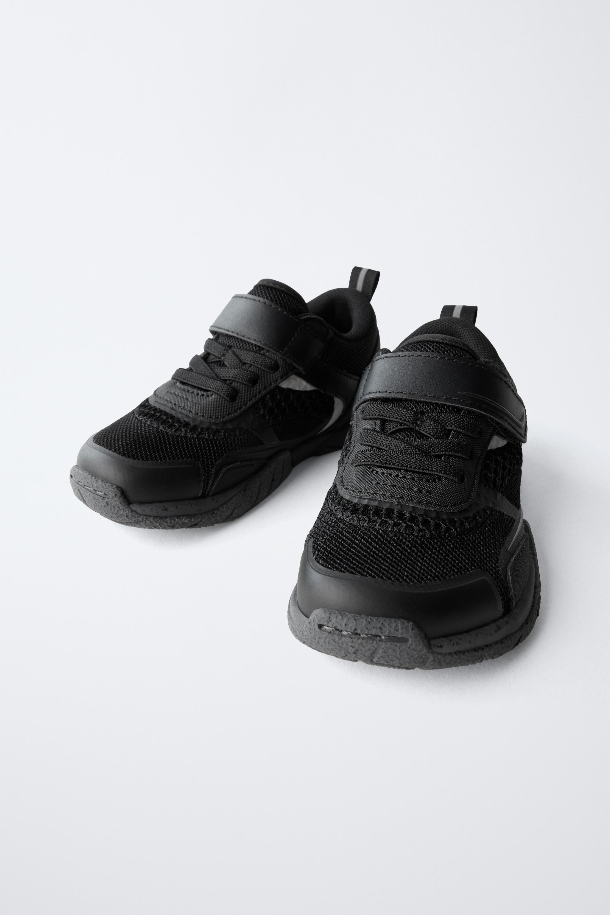 BAREFOOT SNEAKERS